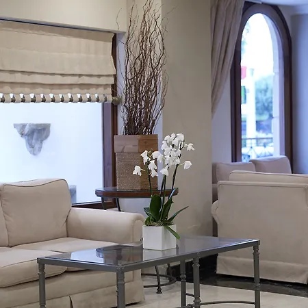 Готель Mitsis Petit Palais 4*