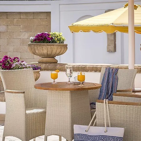 Canvas By Mitsis Petit Palais